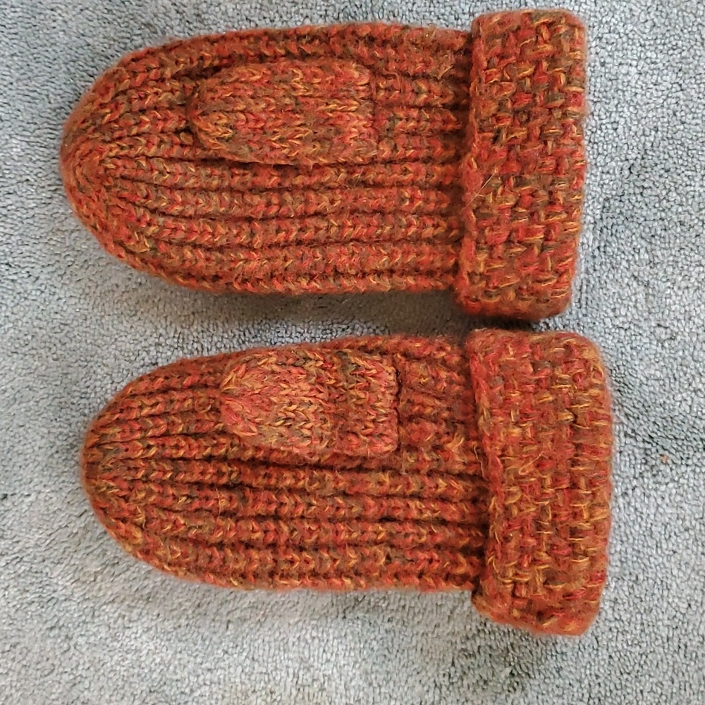 Mittens - Picture 3 of 3